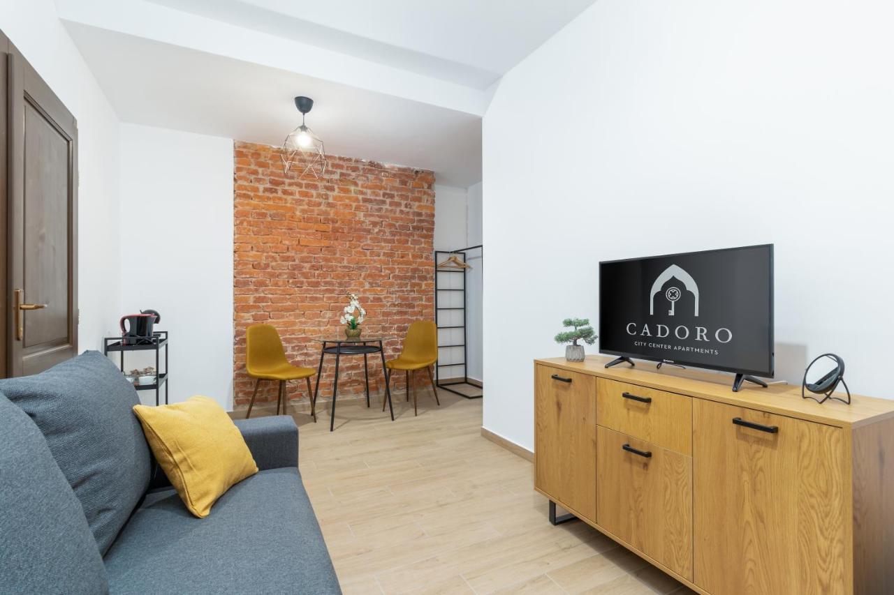 Cadoro City Center Apartments Oradea Bagian luar foto