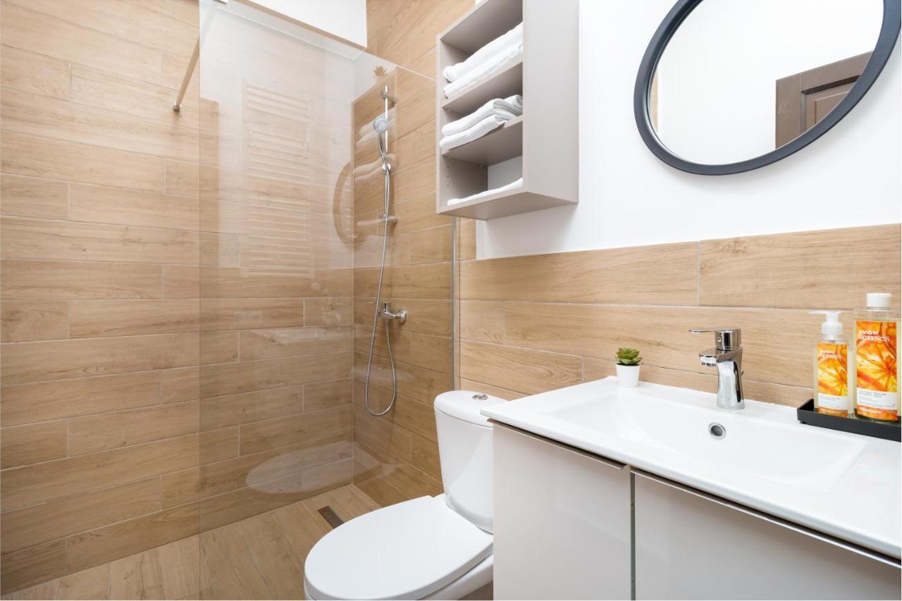 Cadoro City Center Apartments Oradea Bagian luar foto