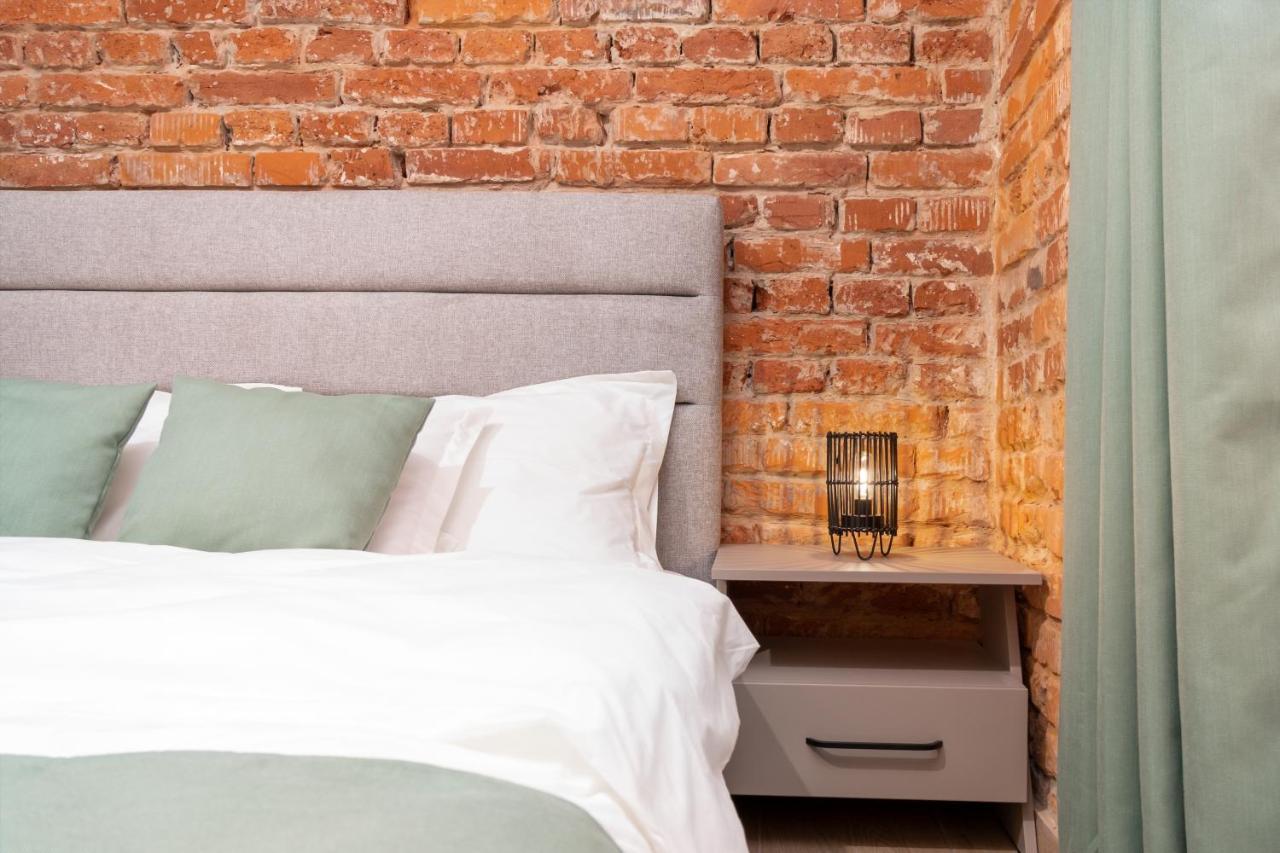 Cadoro City Center Apartments Oradea Bagian luar foto