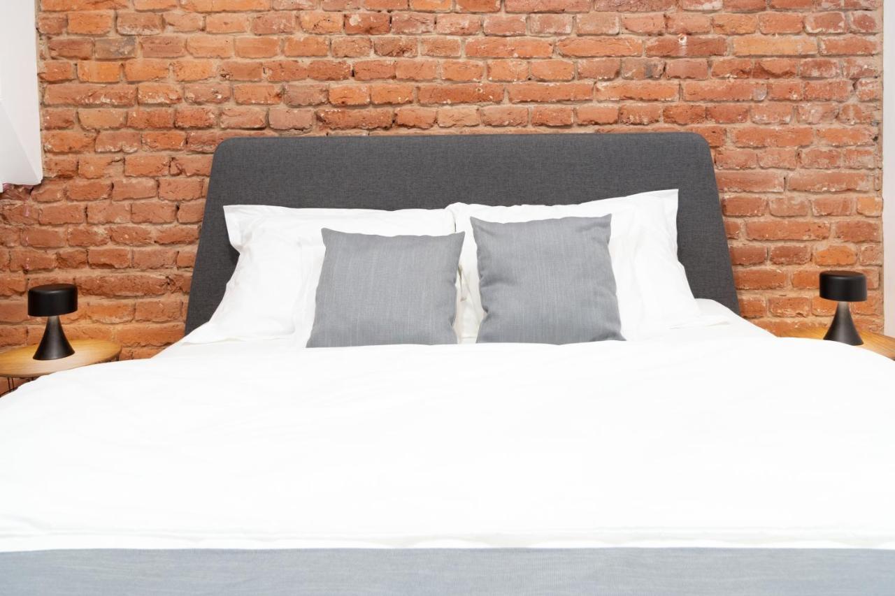 Cadoro City Center Apartments Oradea Bagian luar foto
