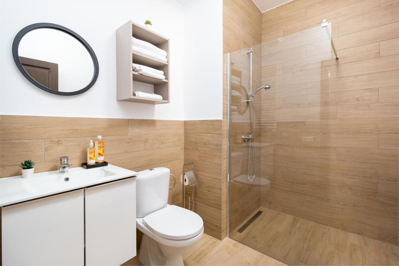 Cadoro City Center Apartments Oradea Bagian luar foto