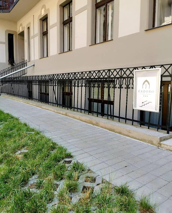 Cadoro City Center Apartments Oradea Bagian luar foto