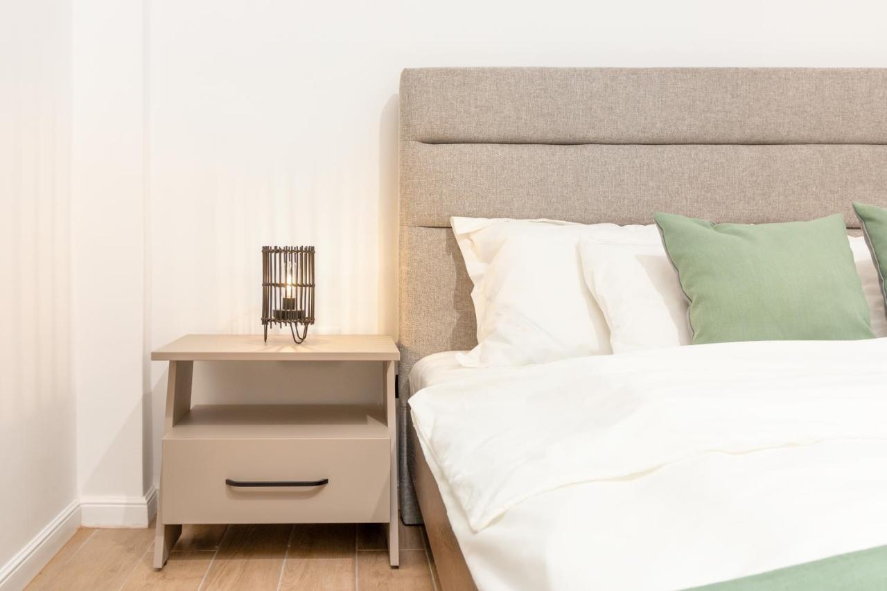 Cadoro City Center Apartments Oradea Bagian luar foto