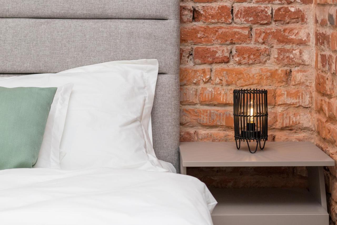 Cadoro City Center Apartments Oradea Bagian luar foto